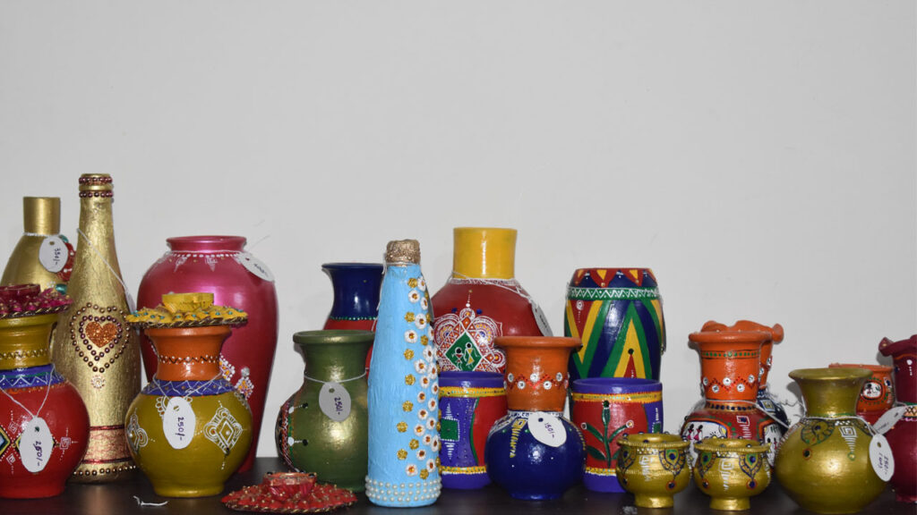 Terracotta/ clay/ mitti ke pots/ matka/ earthenware pots painting for decoration
DIY pot painting ideas
20 charming ideas to Paint Terracotta pots